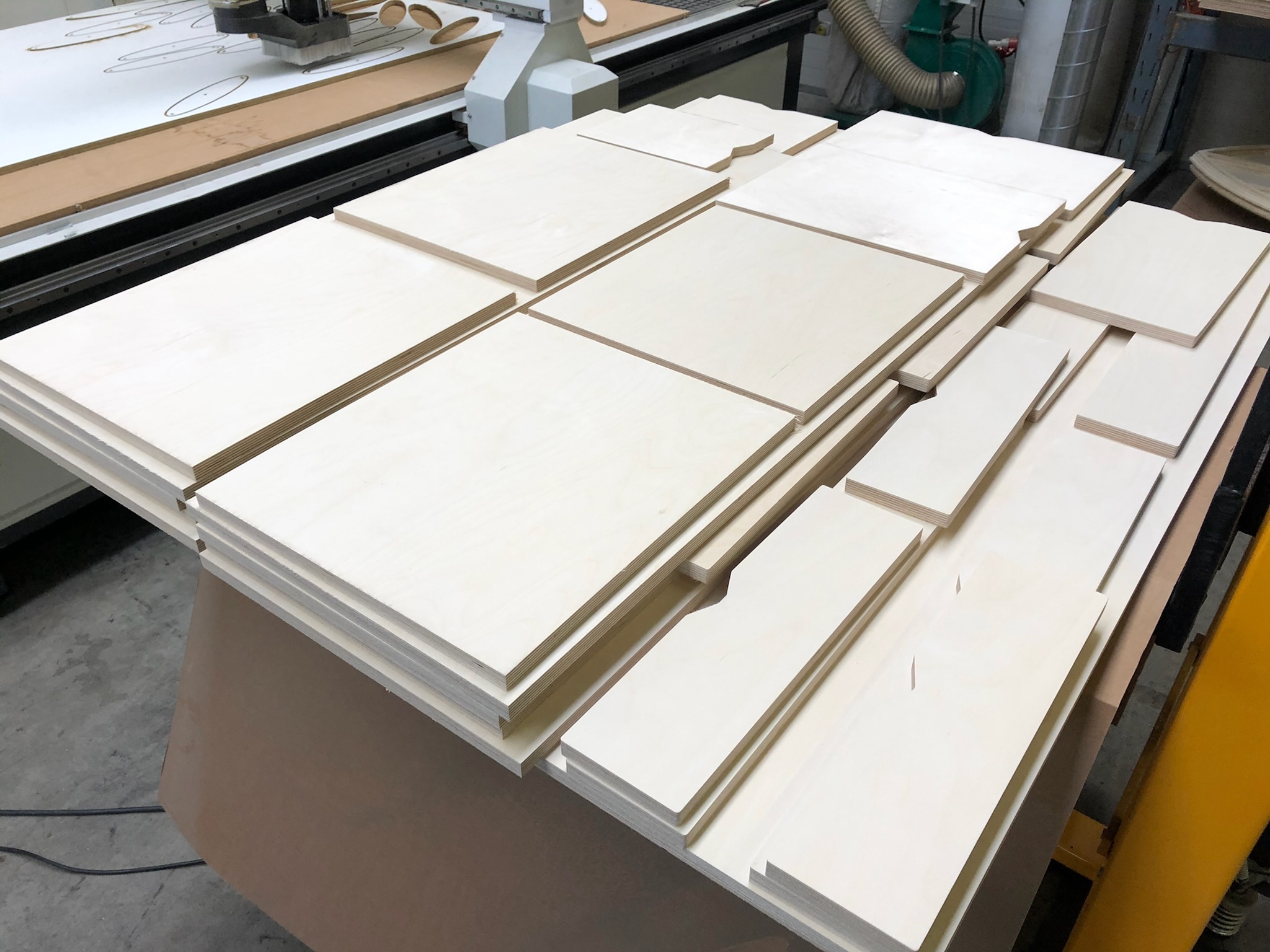 cnc gefreesd camper interieur onderdelen van multiplex, camperbouw utrecht maatwerk camper modules en camper boxen